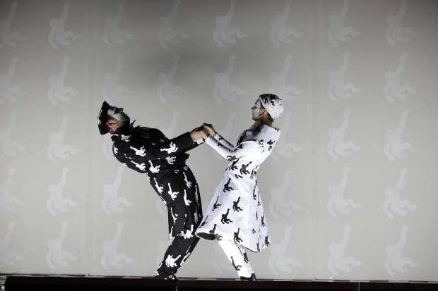 Mujo, Suljo i Fata u društvu spektakla