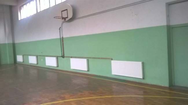 Postavljeni radijatori u školskoj sali