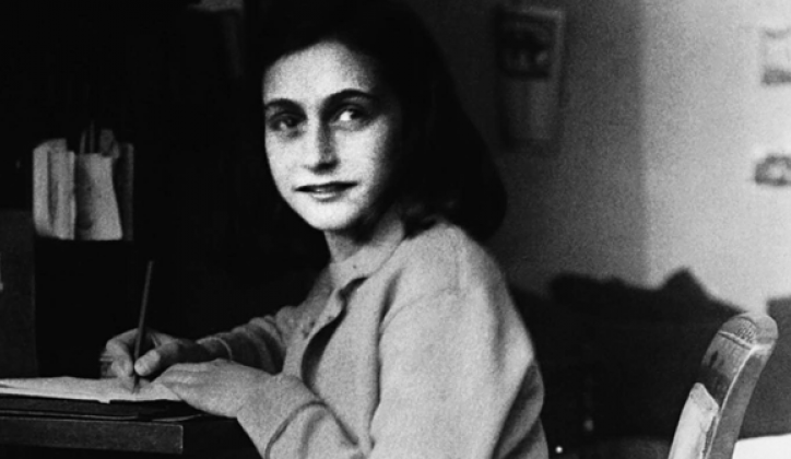 Svako ko je sretan činiće i druge sretnima!