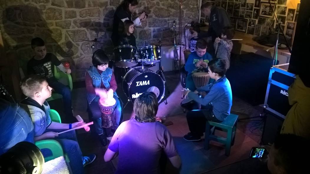 12789897_426052800923370_1773044661_o