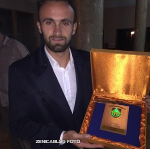 7e2141cc6e5f7509d3ba01297673c7d42507a6c3e68954beb65a9011774dd161