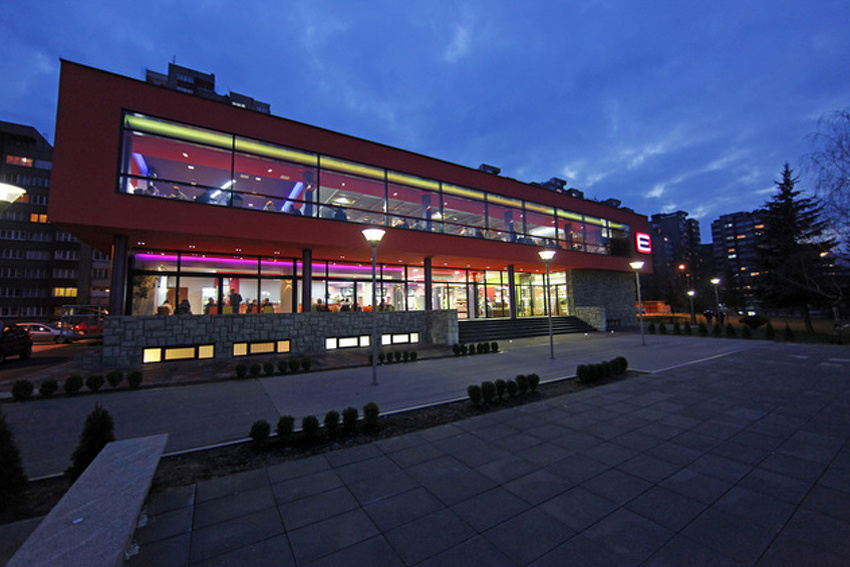 Alisa iza ogledala i Warcraft