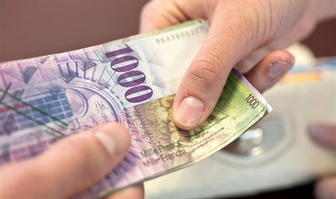 Švicarska pred izazovom da ukine novčanicu od 1.000 franaka