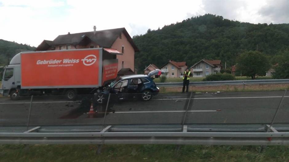 Jedna osoba poginula na autoputu Zenica - Sarajevo