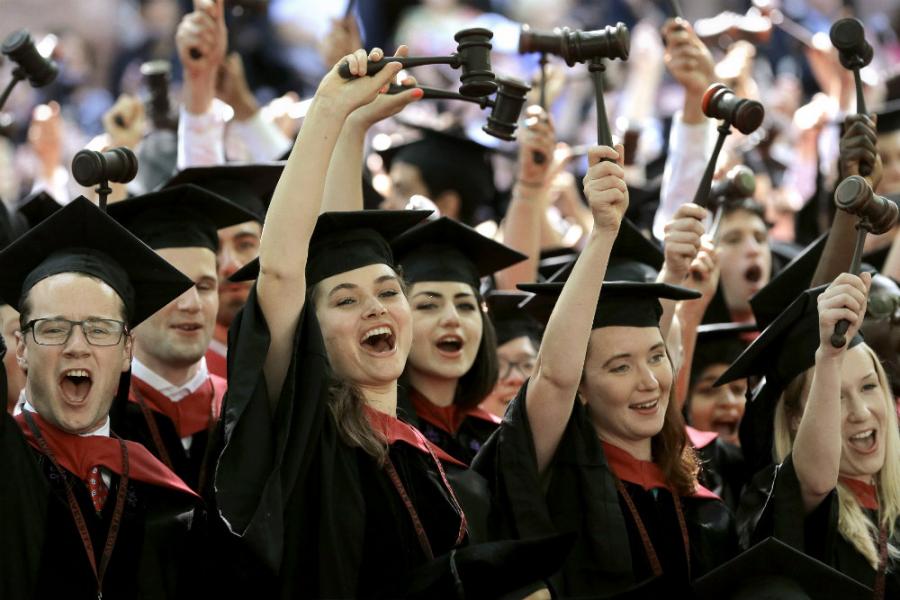 Nikad više univerziteta, a manje obrazovanih