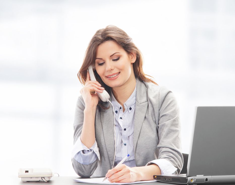 Sekretarica do 35 godina i obavezna fotografija