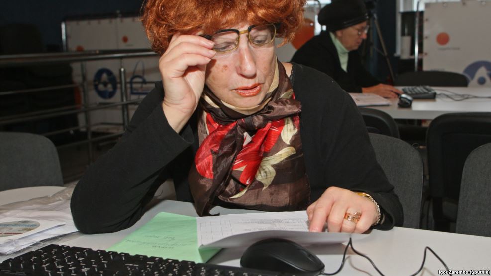 Školovanje obavezno, desetine hiljada nepismenih