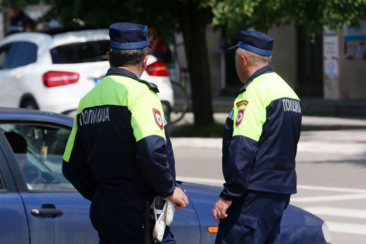 Pojas 100 KM, pijan suvozač 40 KM