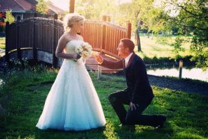 Žene u BiH pred matičara staju u 26., a muškarci u 29. godini