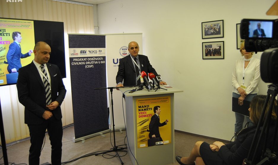 Postoji više od 500 parafiskalnih naknada koje opterećuju privrednike u BiH