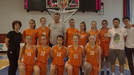 KK Kengur gostovao u Aleksandrovcu, Milorad Dodik častio sokovima i sladoledima