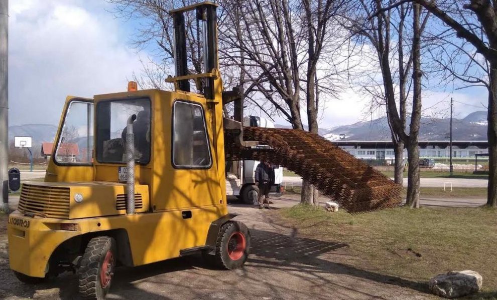 Kompanija ArcelorMittal Zenica sudjeluje u uređenju školskog dvorišta