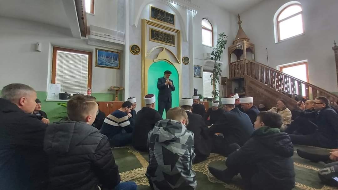 dzemat-pojske-obiljezen-dan-nezavisnosti-i-dan-sjecanja-na-medresu-u-pojskama11783